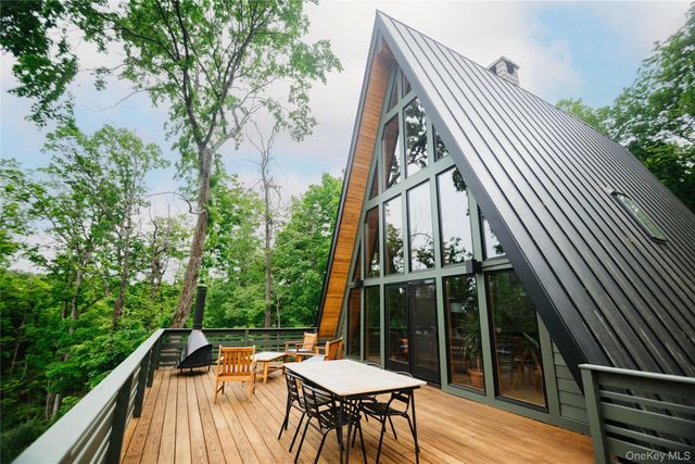 40 Black Hawk Trail, Gardiner, NY 12525