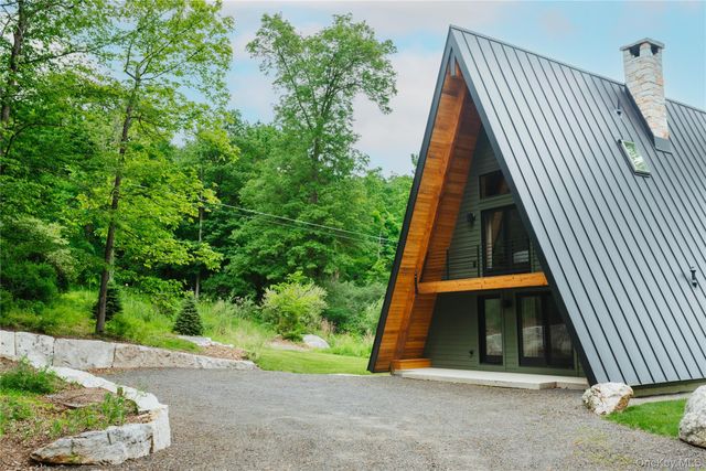 40 Black Hawk Trail, Gardiner, NY 12525