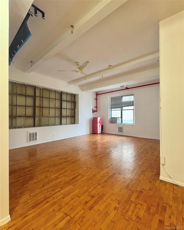 2525 Borden Avenue 219, Long Island City, NY 11101 — photo 2