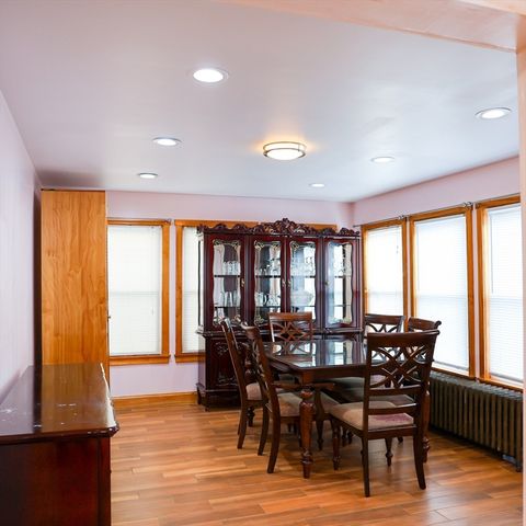 186 Powell St, Lowell, MA 01851