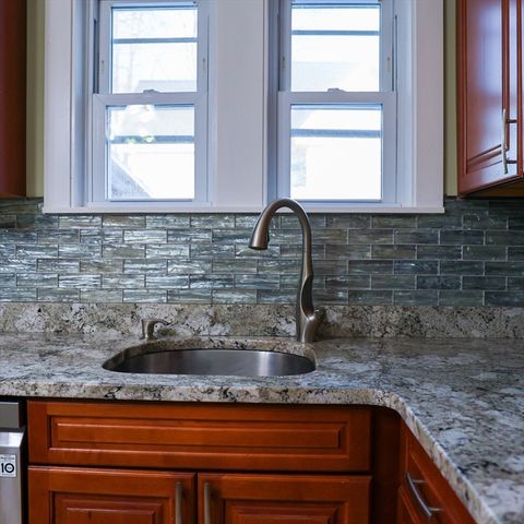 186 Powell St, Lowell, MA 01851