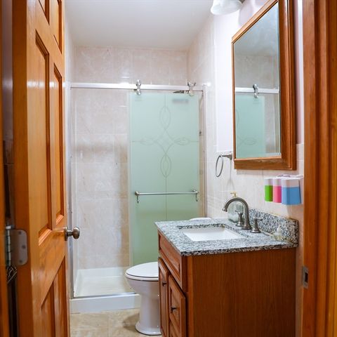 186 Powell St, Lowell, MA 01851