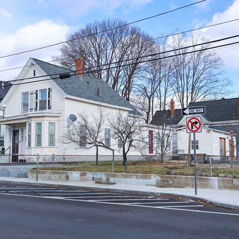 186 Powell St, Lowell, MA 01851