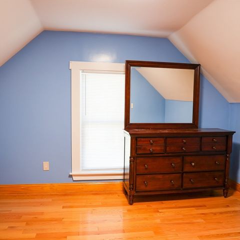 186 Powell St, Lowell, MA 01851