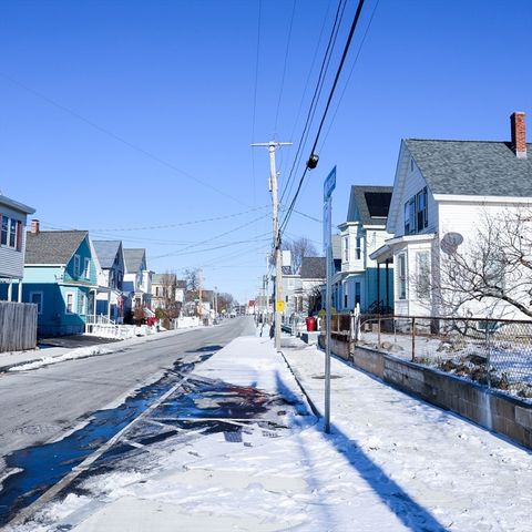 186 Powell St, Lowell, MA 01851