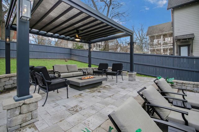 1217B Battlefield Dr, Nashville, TN 37215