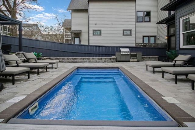 1217B Battlefield Dr, Nashville, TN 37215