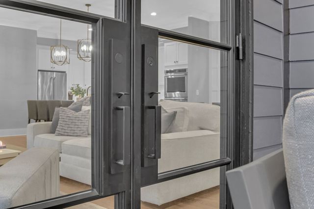 1217B Battlefield Dr, Nashville, TN 37215