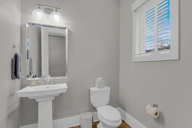 1217B Battlefield Dr, Nashville, TN 37215