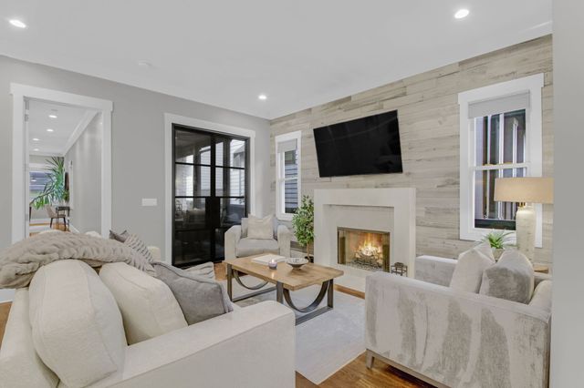 1217B Battlefield Dr, Nashville, TN 37215