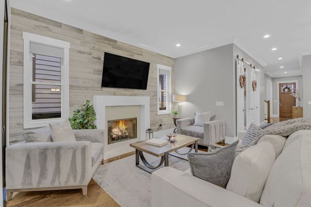 1217B Battlefield Dr, Nashville, TN 37215