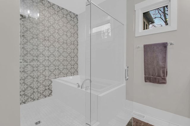 1217B Battlefield Dr, Nashville, TN 37215