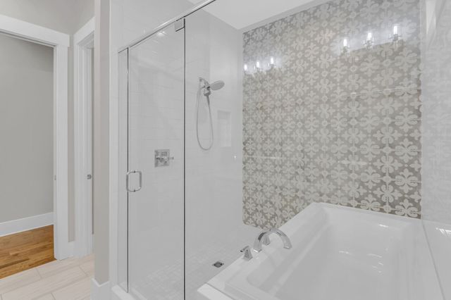 1217B Battlefield Dr, Nashville, TN 37215