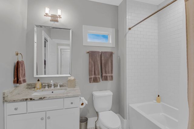 1217B Battlefield Dr, Nashville, TN 37215