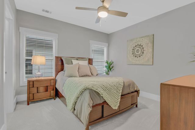 1217B Battlefield Dr, Nashville, TN 37215