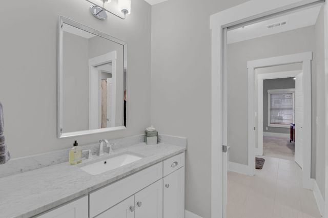 1217B Battlefield Dr, Nashville, TN 37215