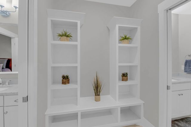 1217B Battlefield Dr, Nashville, TN 37215