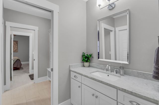 1217B Battlefield Dr, Nashville, TN 37215