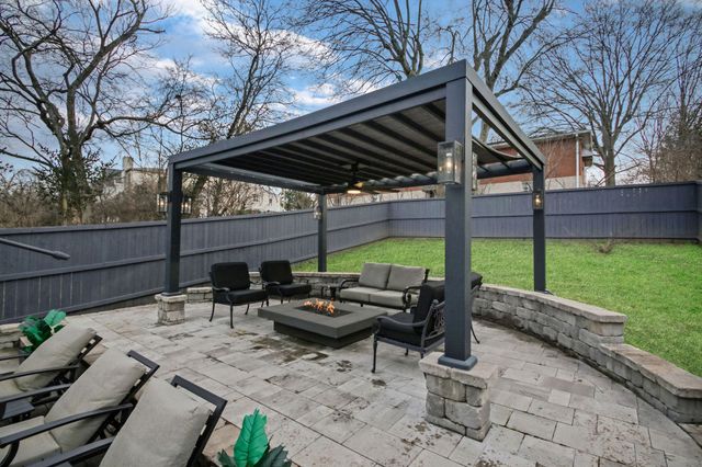 1217B Battlefield Dr, Nashville, TN 37215