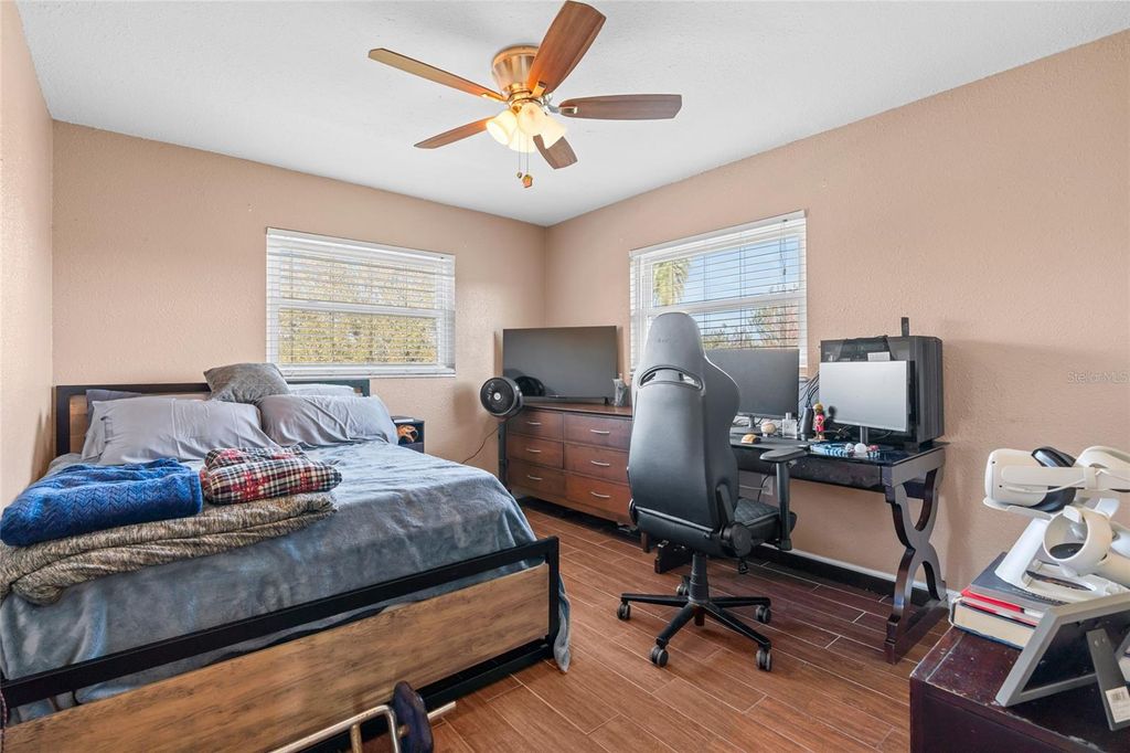 Image 22 of property listing at 1303 S HERCULES AVENUE 25, Clearwater, FL 33764