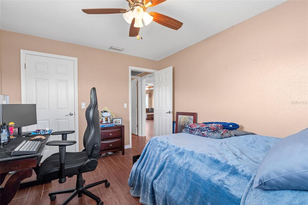 Image 23 of property listing at 1303 S HERCULES AVENUE 25, Clearwater, FL 33764