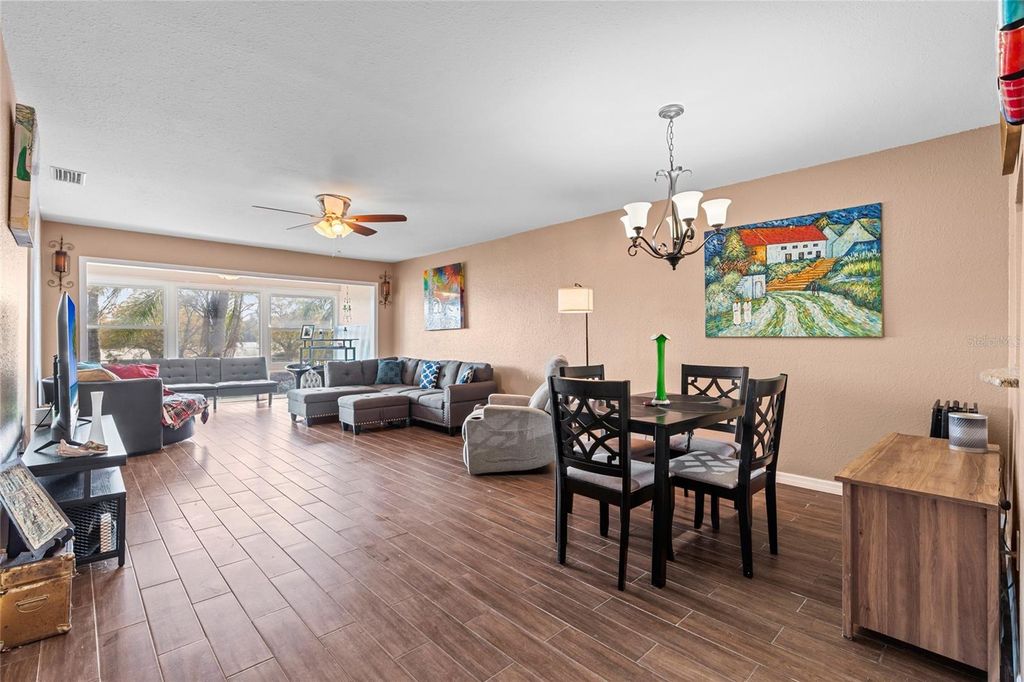 Image 8 of property listing at 1303 S HERCULES AVENUE 25, Clearwater, FL 33764