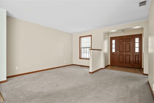 17 Oak Forest Rd, Nottingham, PA 15332