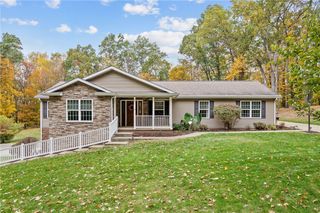 17 Oak Forest Rd, Nottingham, PA 15332