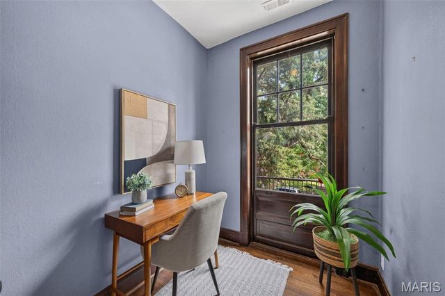 3006 Victor Street, St Louis, MO 63104