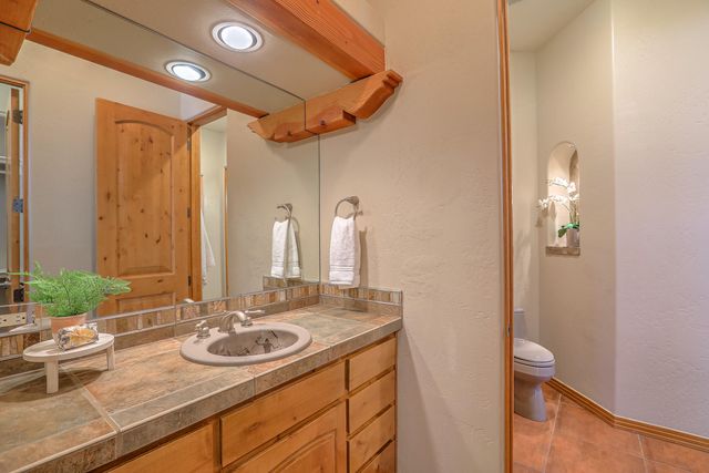 9125 OAKLAND Avenue NE, Albuquerque, NM 87122