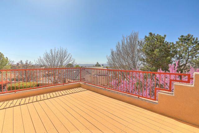 9125 OAKLAND Avenue NE, Albuquerque, NM 87122