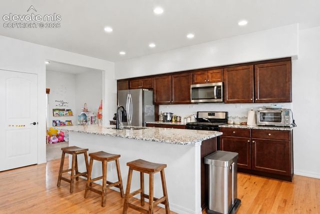 6728 Cumbre Vista Way, Colorado Springs, CO 80924