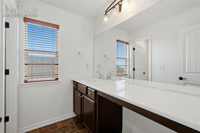 6728 Cumbre Vista Way, Colorado Springs, CO 80924