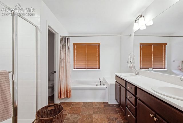6728 Cumbre Vista Way, Colorado Springs, CO 80924