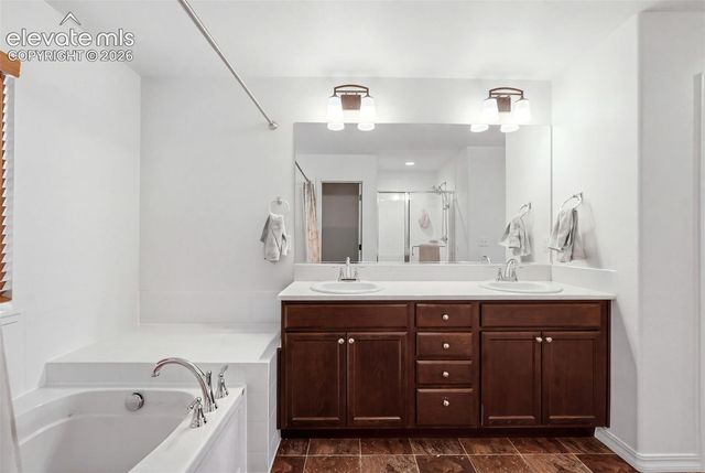 6728 Cumbre Vista Way, Colorado Springs, CO 80924