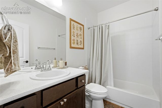 6728 Cumbre Vista Way, Colorado Springs, CO 80924