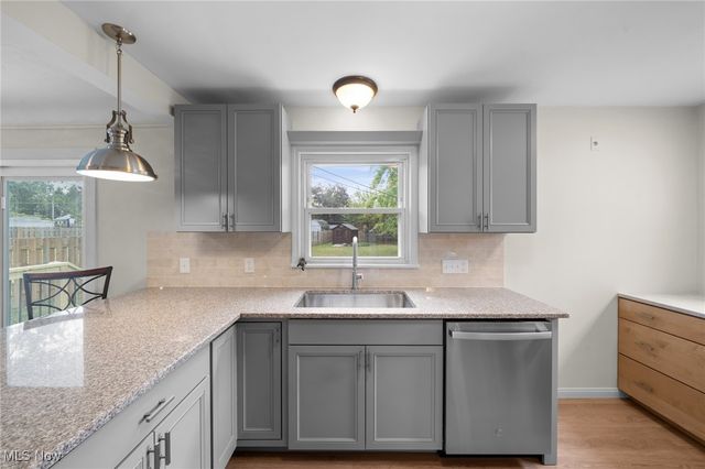 5906 Twin Lakes Drive, Parma, OH 44129