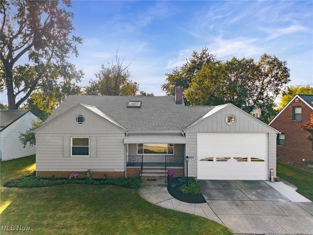 5906 Twin Lakes Drive, Parma, OH 44129