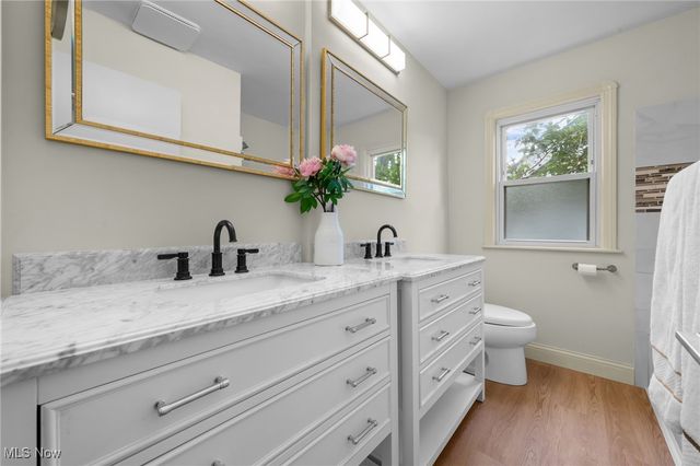 5906 Twin Lakes Drive, Parma, OH 44129