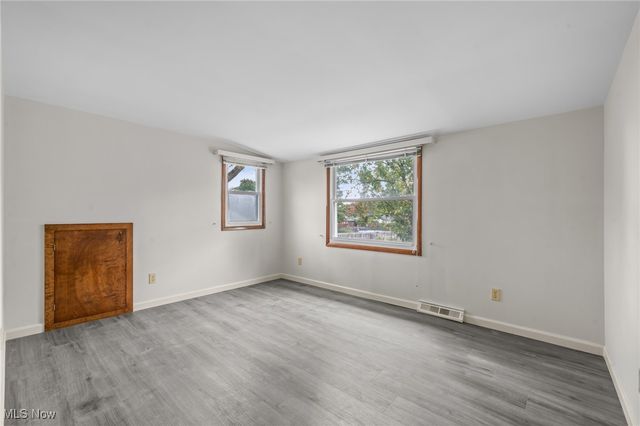 5906 Twin Lakes Drive, Parma, OH 44129