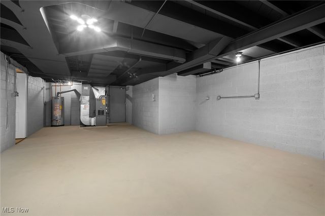 5906 Twin Lakes Drive, Parma, OH 44129