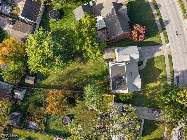 5906 Twin Lakes Drive, Parma, OH 44129