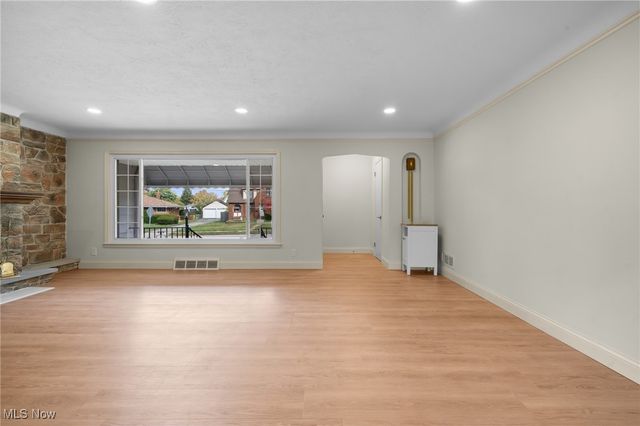 5906 Twin Lakes Drive, Parma, OH 44129