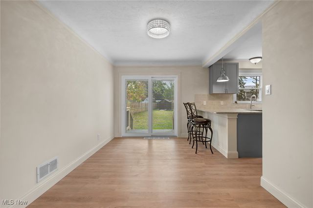 5906 Twin Lakes Drive, Parma, OH 44129