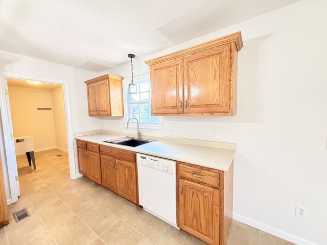 3692 Armstrong Rd, Springfield, TN 37172