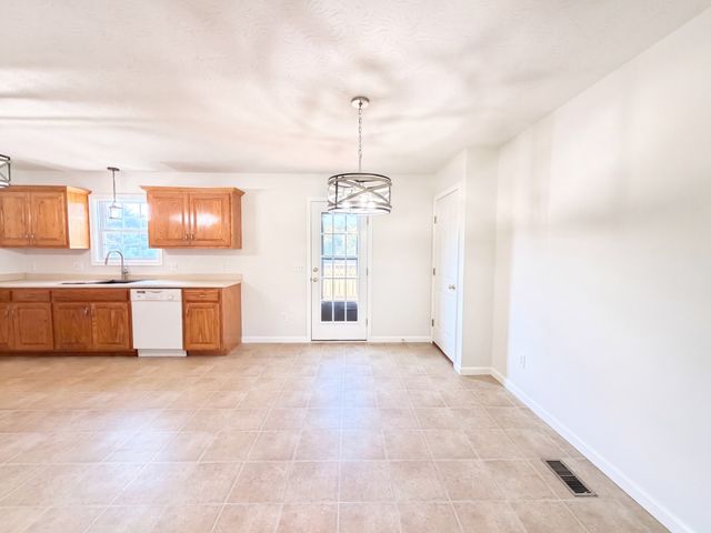 3692 Armstrong Rd, Springfield, TN 37172