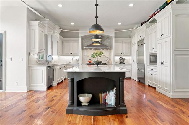 12715 W 160 Terrace, Overland Park, KS 66221