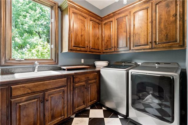 12715 W 160 Terrace, Overland Park, KS 66221