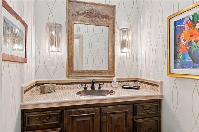 12715 W 160 Terrace, Overland Park, KS 66221