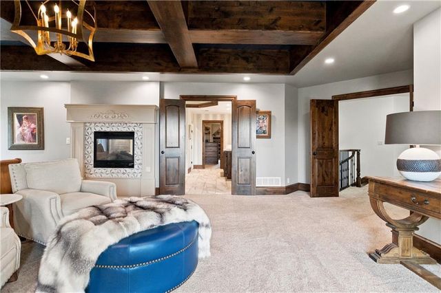 12715 W 160 Terrace, Overland Park, KS 66221